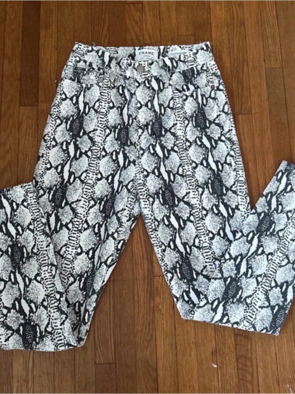 Frame Denim Ali high rise cigarette black & White Snake Print Mobwife